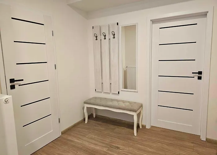 Dum Se Dvema Byty, Zahrada, Wi-fi A Parkovani Zdarma, Klidna Cast Hradce Kralove Hradec Králové